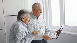 Anziani e intelligenza artificiale opportunità, sfide e consigli pratici